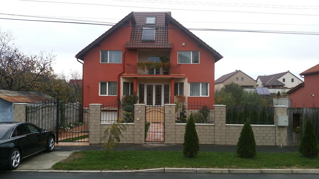 Family Pension Arad Exterior photo